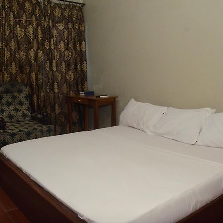 Hotel Ambassadors Lomé Buitenkant foto
