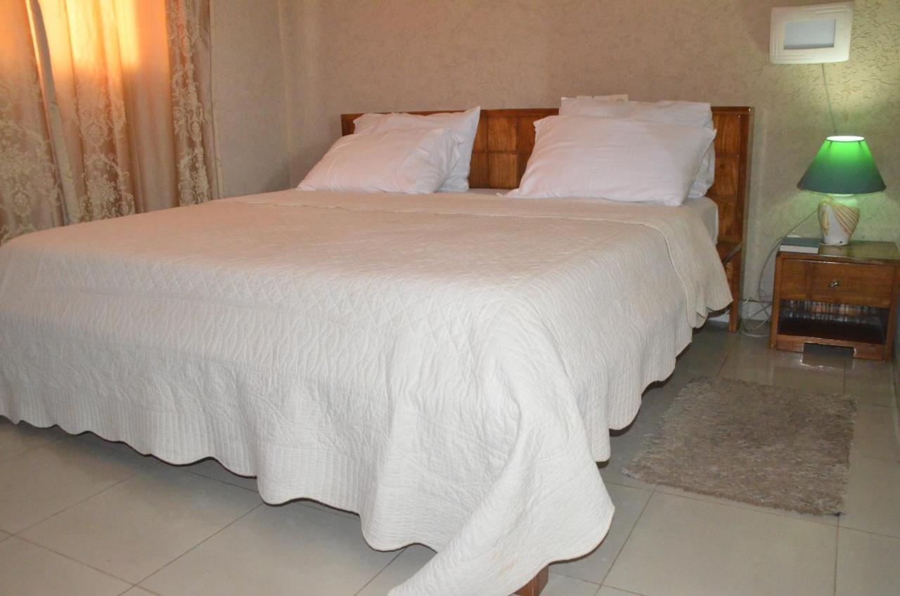Hotel Ambassadors Lomé Buitenkant foto