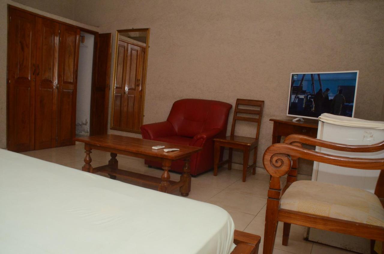 Hotel Ambassadors Lomé Buitenkant foto